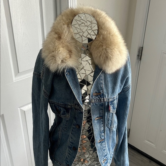REFORMATION x Levi's Blue Denim Jacket with Real Fur Trim RARE size S - Picture 5 of 8